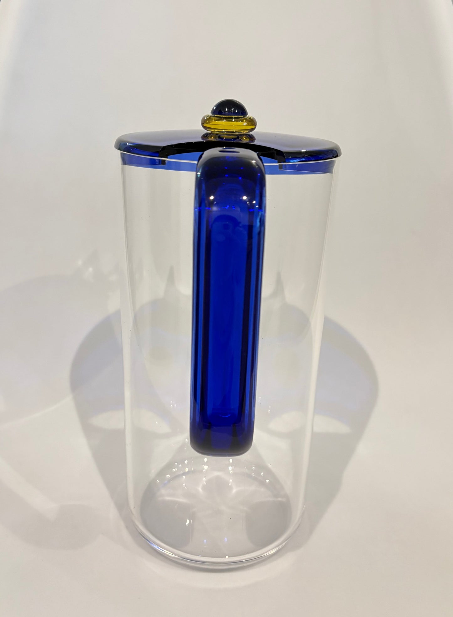 Guzzini “Colors” Pitcher – Blue Acrylic Postmodern Design, Italy 1980s–90s
